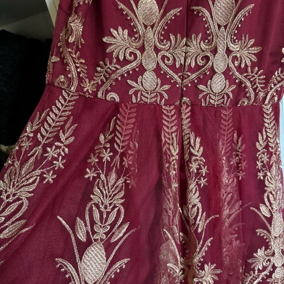 Alter’d State Sz large Burgandy and Gold Lace Sleeveless Dress V neck. - Picture 9 of 9